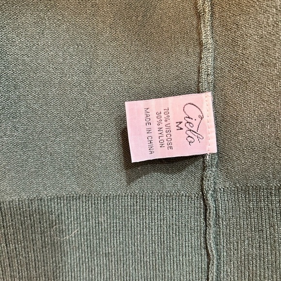 Women's Holiday Green Cardigan Light Weight Open Front With Pockets Size M - Picture 6 of 6